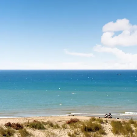 Stunning In Gouville-sur-mer With Kitchen 別荘 *