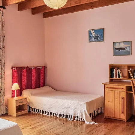 Stunning In Gouville-sur-mer With Kitchen Tatil Evi *