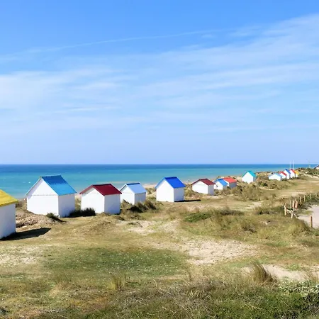 Stunning In Gouville-sur-mer With Kitchen 別荘 Boisroger