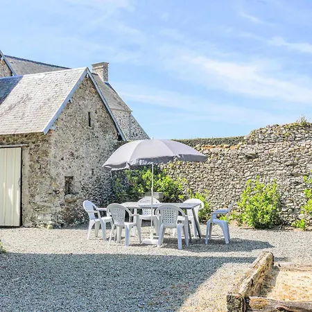Stunning In Gouville-sur-mer With Kitchen * Boisroger