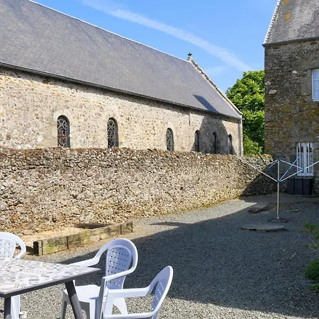 Stunning In Gouville-sur-mer With Kitchen 別荘
