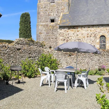 Tatil Evi Stunning In Gouville-sur-mer With Kitchen Boisroger